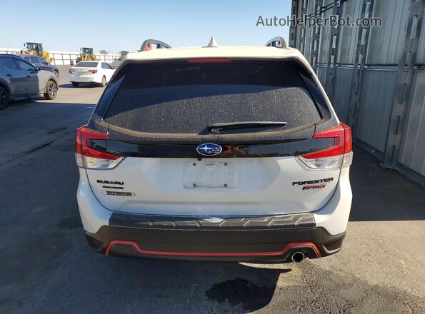 JF2SKAMC5LH565705 2020 SUBARU FORESTER White Rear view