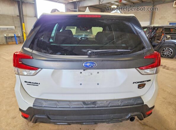 JF2SKAMC8NH432424 2022 SUBARU FORESTER White Հետևի տեսք