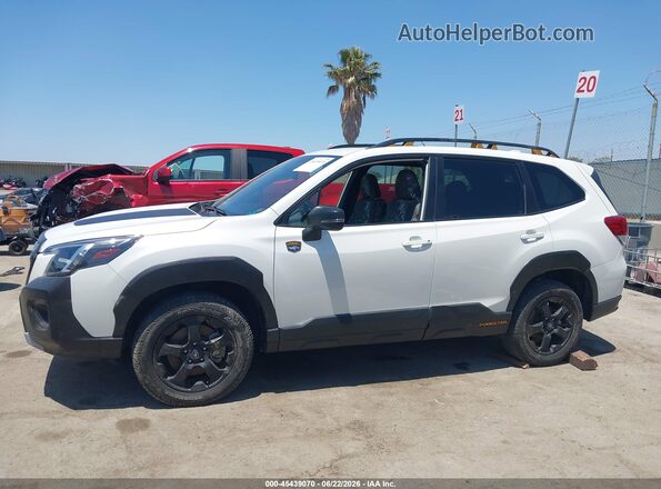 JF2SKAMCXNH528975 2022 SUBARU FORESTER White Սալոնի 360 աստիճան տեսք
