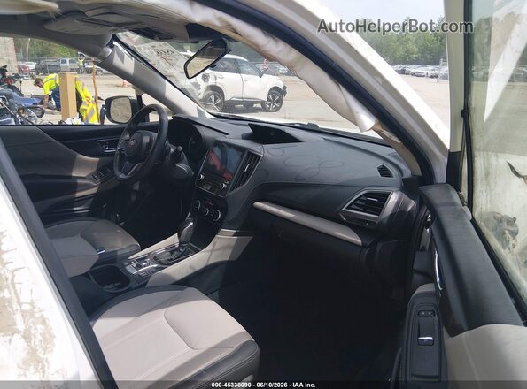 JF2SKAPC9PH536435 2023 SUBARU FORESTER White Front interior view
