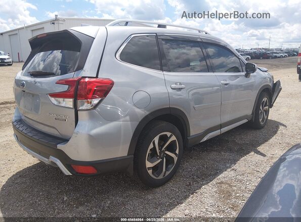 JF2SKARC0NH440557 2022 SUBARU FORESTER Silver Tył prawy
