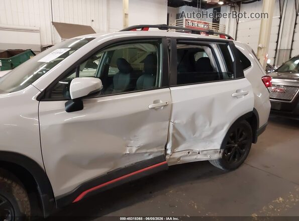 JF2SKARC3MH517551 2021 SUBARU FORESTER Белый Вид спереди