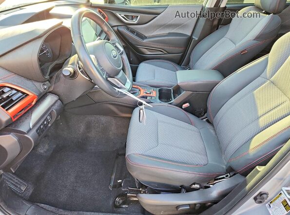 JF2SKARC6MH579476 2021 SUBARU FORESTER Silver წინა სალონის ხედი