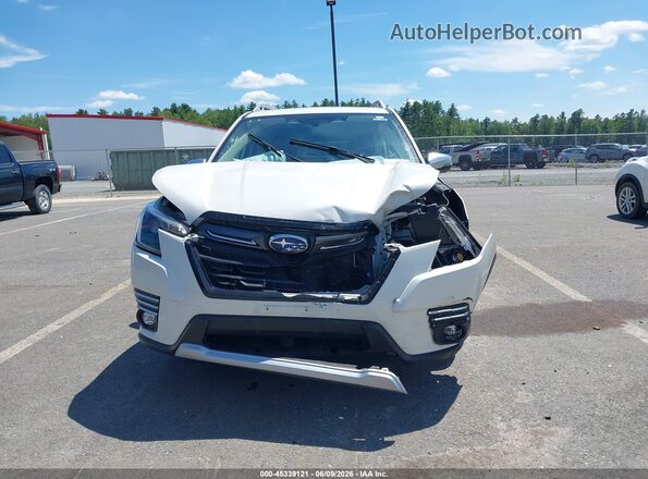 JF2SKARC9NH447300 2022 SUBARU FORESTER White ხელსაწყოთა პანელის ხედი