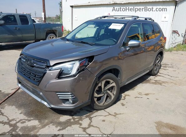 JF2SKARC9NH450066 2022 SUBARU FORESTER Gray Vista tres cuartos delantera izquierda