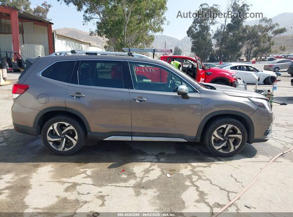 JF2SKARC9NH450066 2022 SUBARU FORESTER Gray Vista interior trasera