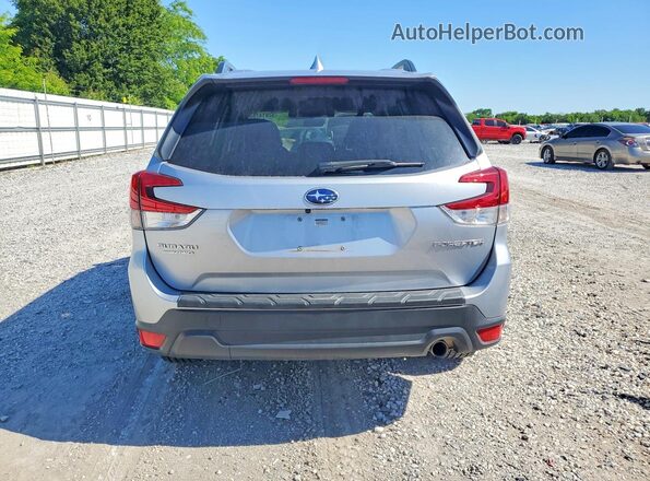 JF2SKASC1KH575147 2019 SUBARU FORESTER Silver Rear view