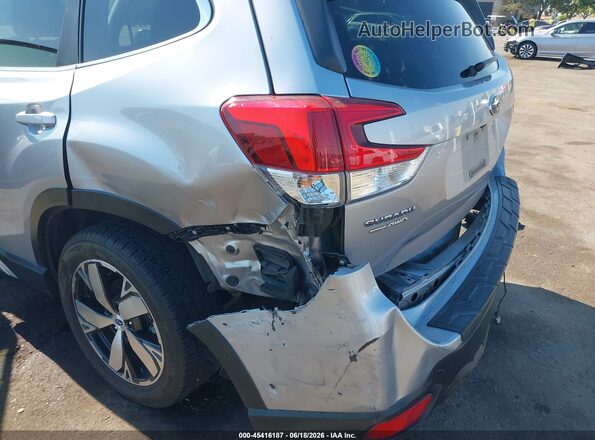 JF2SKAXC8MH442414 2021 SUBARU FORESTER Silver Front view