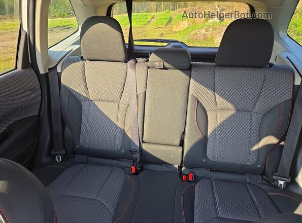 JF2SKEFC3RH441820 2024 SUBARU FORESTER White უკანა სავარძლების ხედი