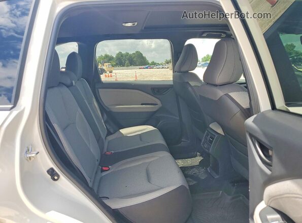 JF2SLDDCXSH596669 2025 SUBARU FORESTER White უკანა სალონის ხედი
