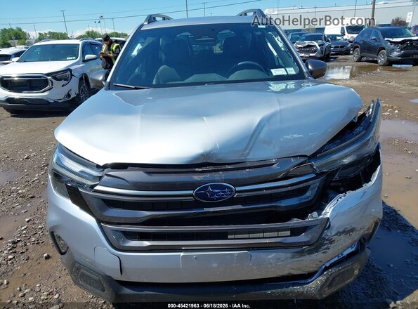 JF2SLDRC9SH411178 2025 SUBARU FORESTER Silver Սարքավորումների վահանակի տեսք