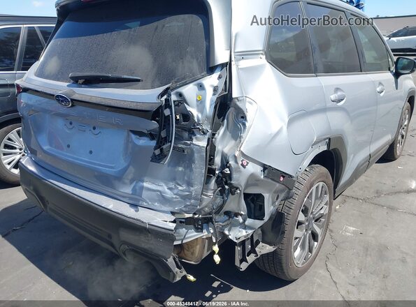 JF2SLDTC5SH580493 2025 SUBARU FORESTER Silver Вид спереду