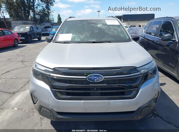 JF2SLDTC5SH580493 2025 SUBARU FORESTER Silver Вид задньої частини салону