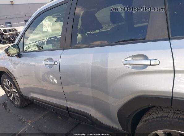 JF2SLDTC5SH580493 2025 SUBARU FORESTER Silver 