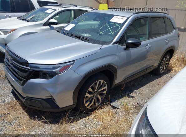 JF2SLDTC5SH580493 2025 SUBARU FORESTER Silver Передня ліва чверть