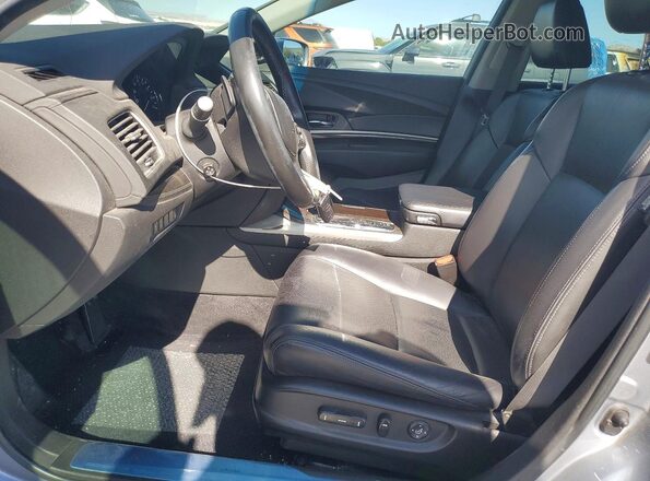 JH4KC1F51HC000185 2017 ACURA RLX Silver Vista interior delantera