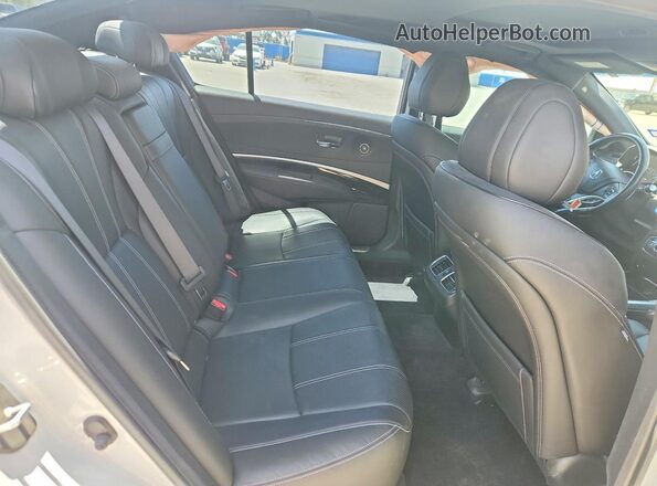 JH4KC1F52JC000380 2018 ACURA RLX White Vista de los asientos traseros