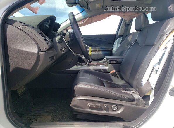 JH4KC1F53GC000431 2016 ACURA RLX White Вид салону спереду