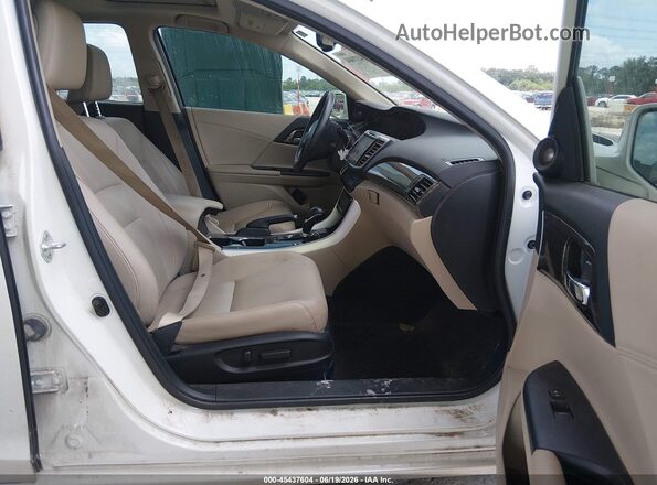 JHMCR6F50HC025529 2017 HONDA ACCORD White Front interior view