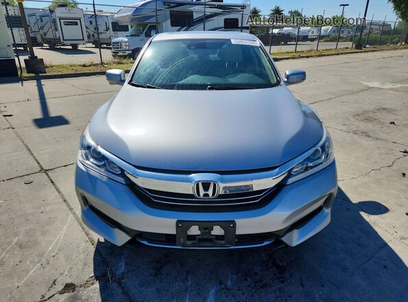 JHMCR6F51HC030187 2017 HONDA ACCORD Silver Widok z przodu