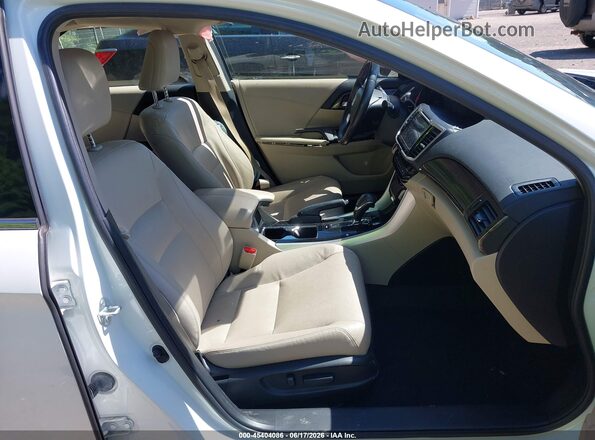 JHMCR6F70HC013043 2017 HONDA ACCORD HYBRID White წინა სალონის ხედი