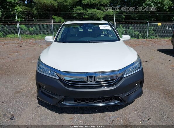 JHMCR6F70HC013043 2017 HONDA ACCORD HYBRID White ხელსაწყოთა პანელის ხედი
