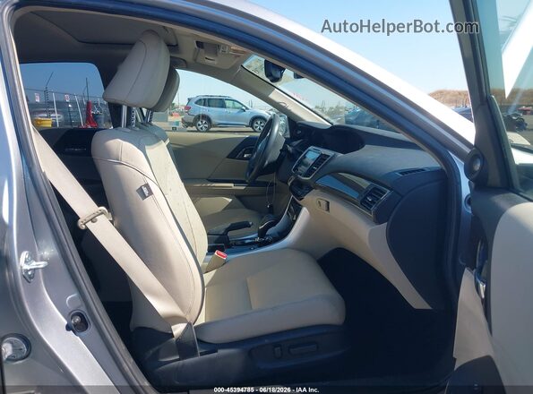 JHMCR6F75HC016679 2017 HONDA ACCORD HYBRID Silver წინა სალონის ხედი