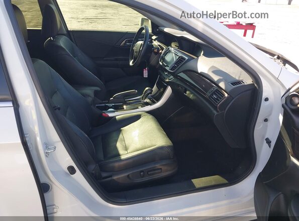 JHMCR6F78HC015266 2017 HONDA ACCORD White Սալոնի դիմացի տեսք