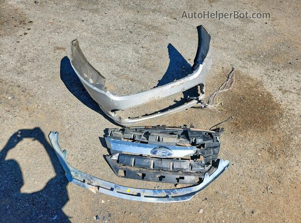 JHMGK5H53GS010735 2018 HONDA FIT Silver Vista del compartimento del motor