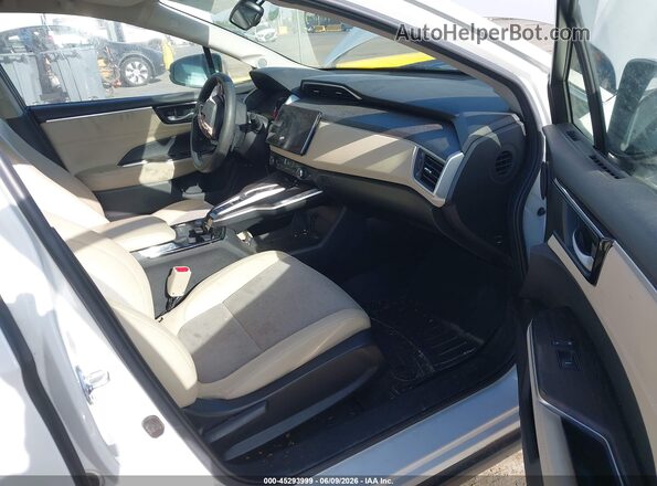 JHMZC5F13JC021760 2018 HONDA CLARITY Белый Вид салона спереди