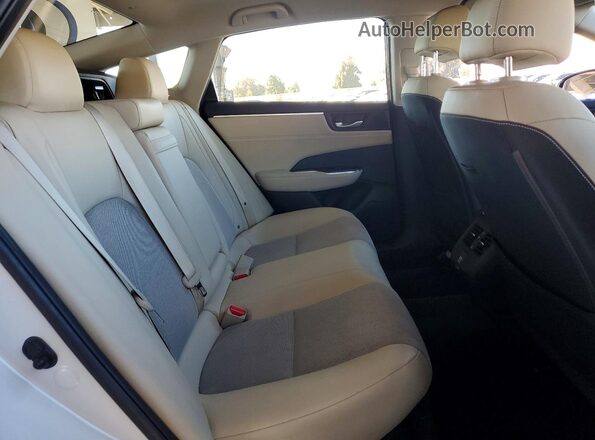 JHMZC5F14JC009195 2018 HONDA CLARITY White Вид задніх сидінь