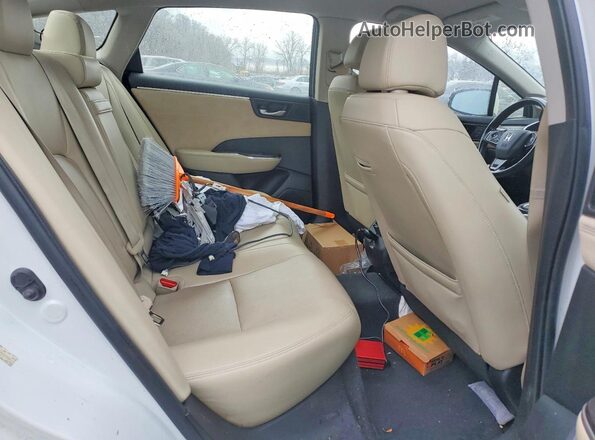 JHMZC5F34JC003706 2018 HONDA CLARITY White Widok tylnych siedzeń