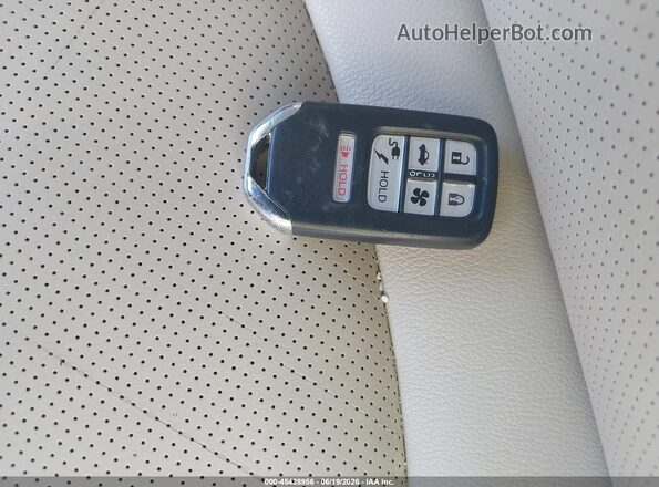 JHMZC5F34JC010655 2018 HONDA CLARITY Белый Вид панели приборов