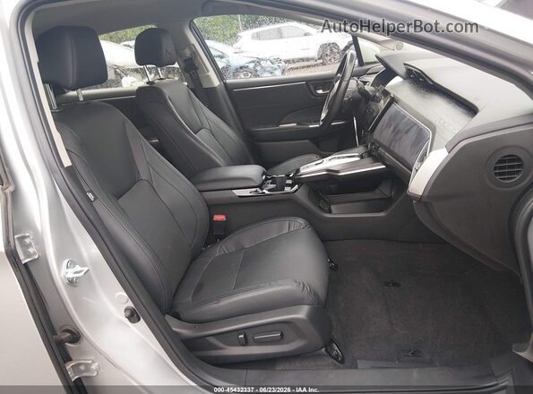 JHMZC5F35JC005853 2018 HONDA CLARITY Silver Вид салону спереду