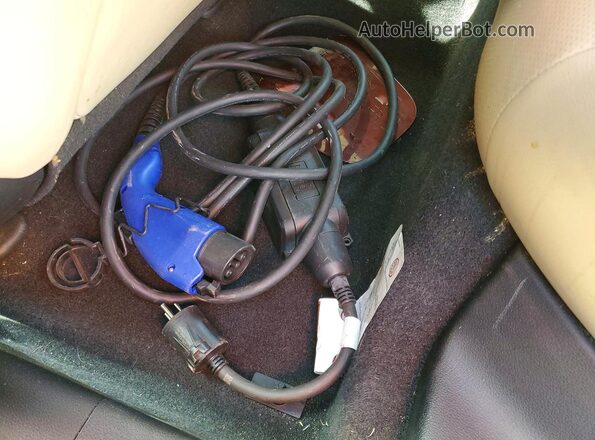 JHMZC5F35JC020918 2018 HONDA CLARITY Burgundy Engine compartment view