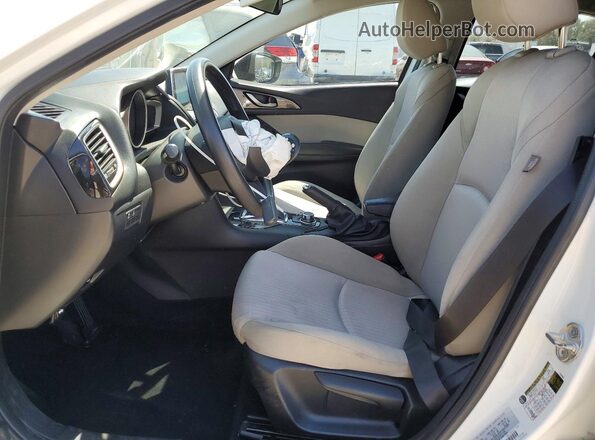 JM1BM1T71G1300582 2016 MAZDA 3 White Вид салону спереду