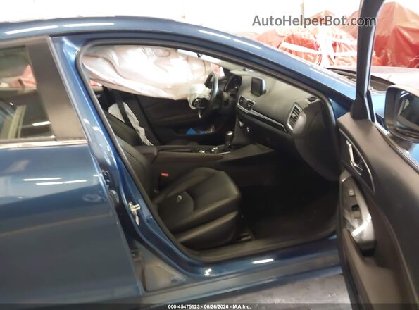 JM1BN1W38H1136660 2017 MAZDA 3 Синий Вид салона спереди