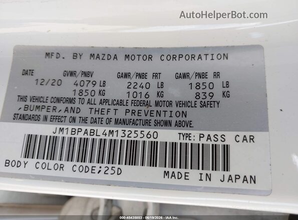 JM1BPABL4M1325560 2021 MAZDA 3 White Vista del compartimento del motor