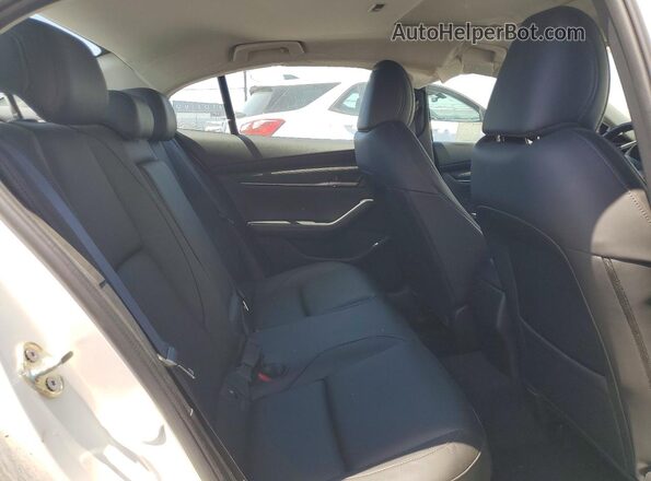 JM1BPACL0T1854520 2026 MAZDA 3 White Vista de los asientos traseros