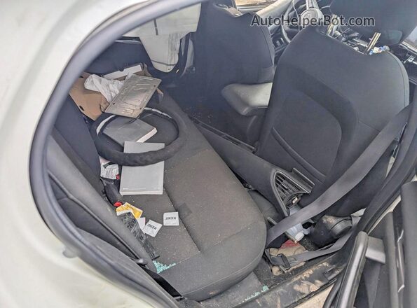 JM1BPAK73M1312267 2021 MAZDA 3 White უკანა სავარძლების ხედი