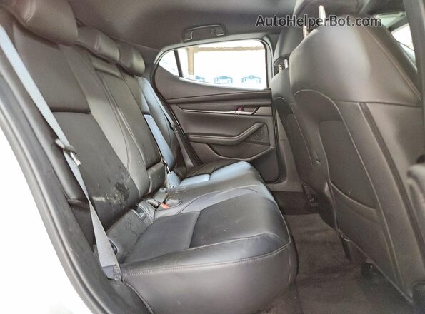 JM1BPAKM2R1722152 2024 MAZDA 3 Beige Widok wnętrza z tyłu