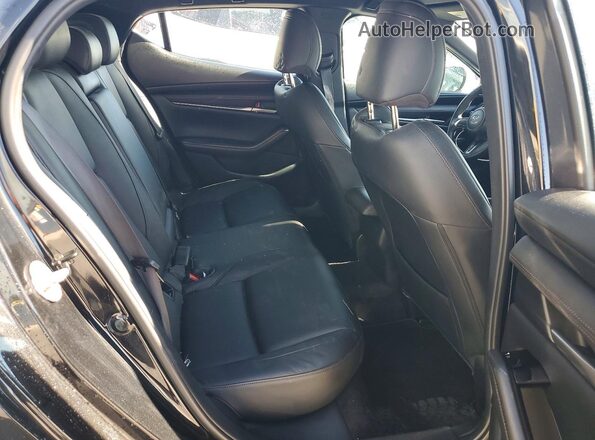 JM1BPAKM5R1712943 2024 MAZDA 3 Black Widok tylnych siedzeń