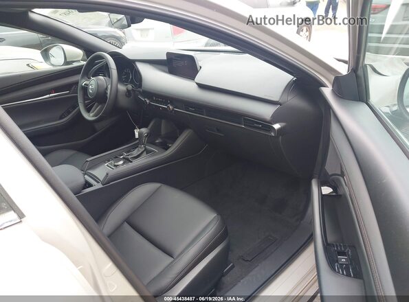 JM1BPALL6T1878255 2026 MAZDA 3 Beige Սալոնի դիմացի տեսք