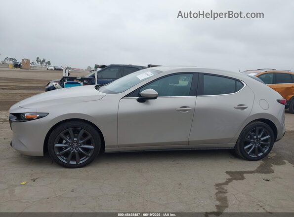 JM1BPALL6T1878255 2026 MAZDA 3 Beige Սալոնի 360 աստիճան տեսք