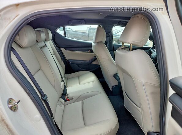 JM1BPALL8M1404051 2021 MAZDA 3 Белый Вид задних сидений