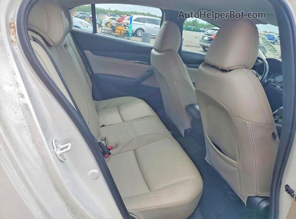 JM1BPBDM6K1114790 2019 MAZDA 3 White Вид задніх сидінь