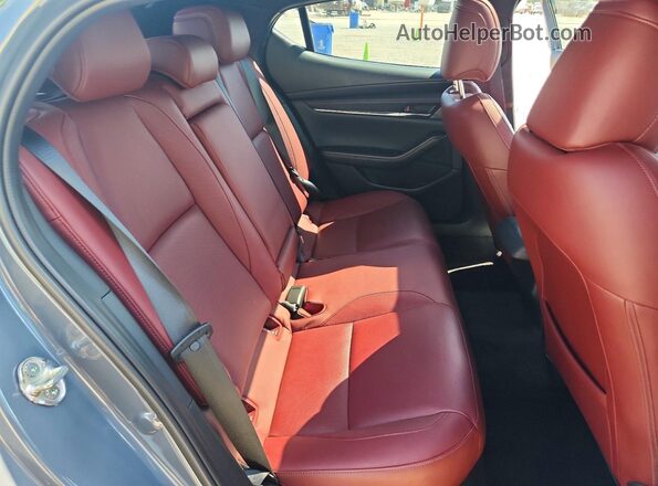 JM1BPBLM9S1751786 2025 MAZDA 3 Gray Vista interior trasera