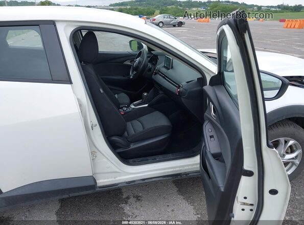JM1DKBB74G0123909 2016 MAZDA CX-3 White Front interior view