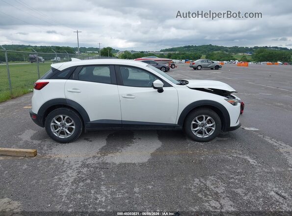 JM1DKBB74G0123909 2016 MAZDA CX-3 White Rear interior view