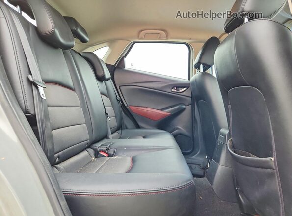JM1DKBC70G0116941 2016 MAZDA CX-3 Белый Вид задней части салона